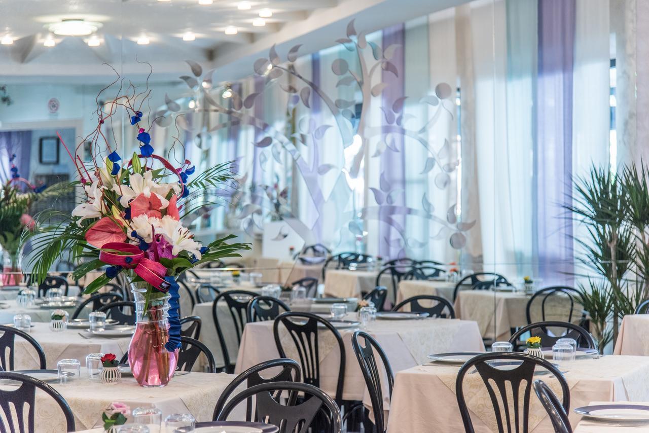 Hotel Nuovo Giardino 里米尼 外观 照片