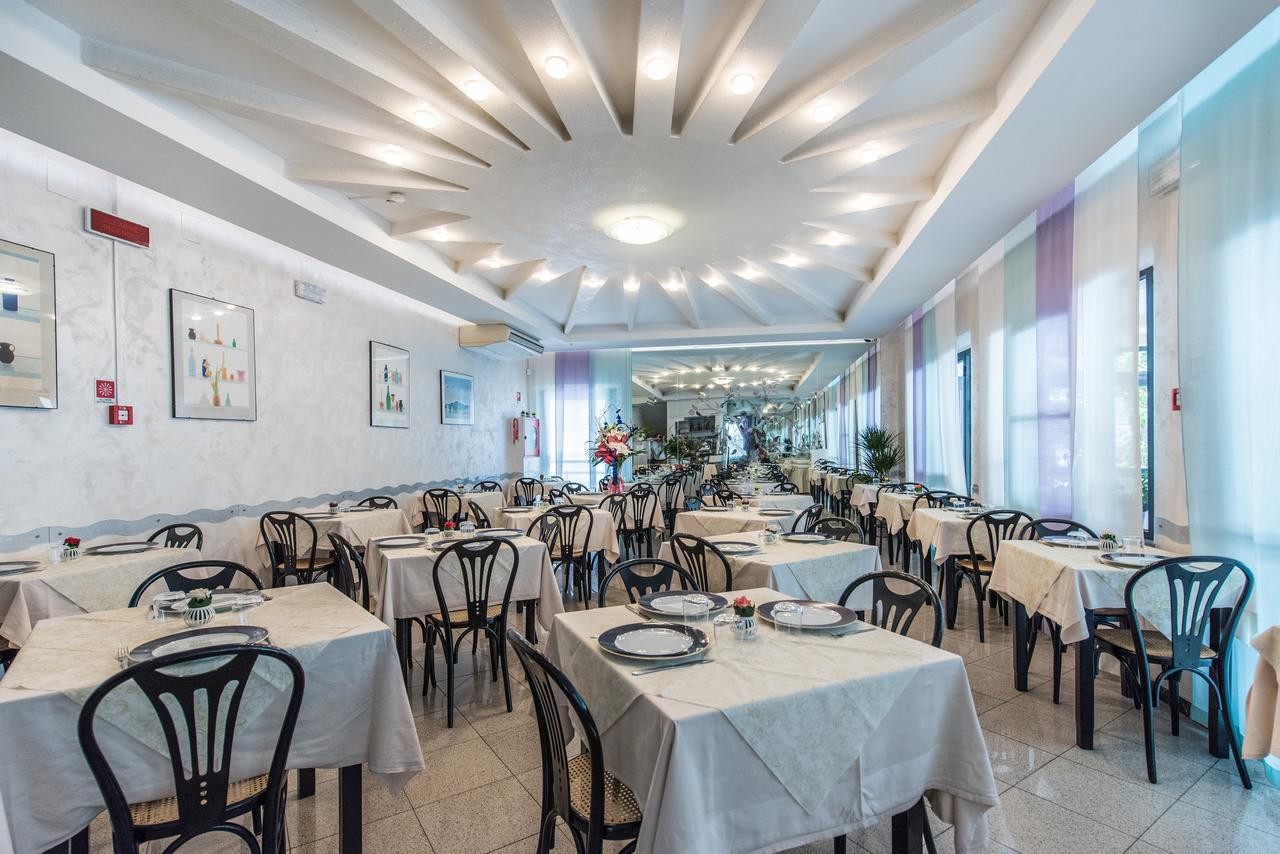 Hotel Nuovo Giardino 里米尼 外观 照片